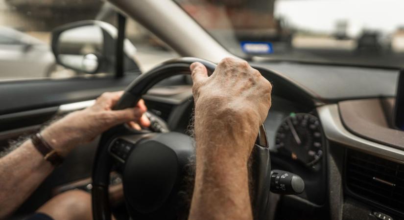 Ezen megy a vita nap mint nap: a gyalogosé vagy az autósé az elsőbbség?