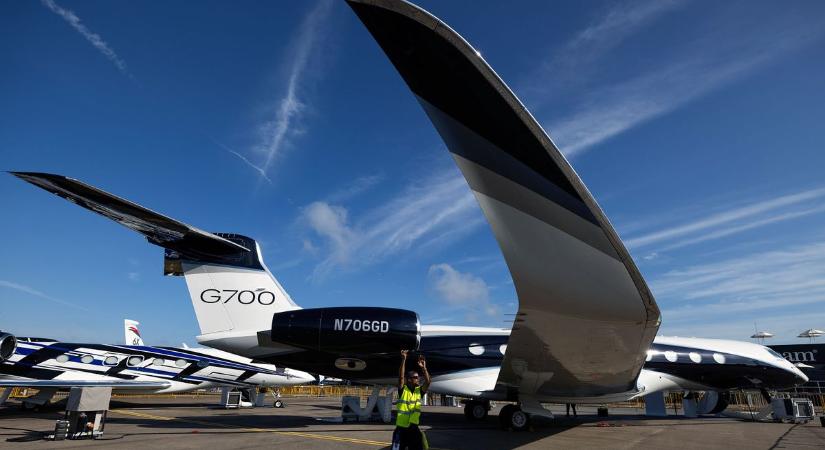 Úgy viszik, mint a cukrot a luxusjeteket a szupergazdagok