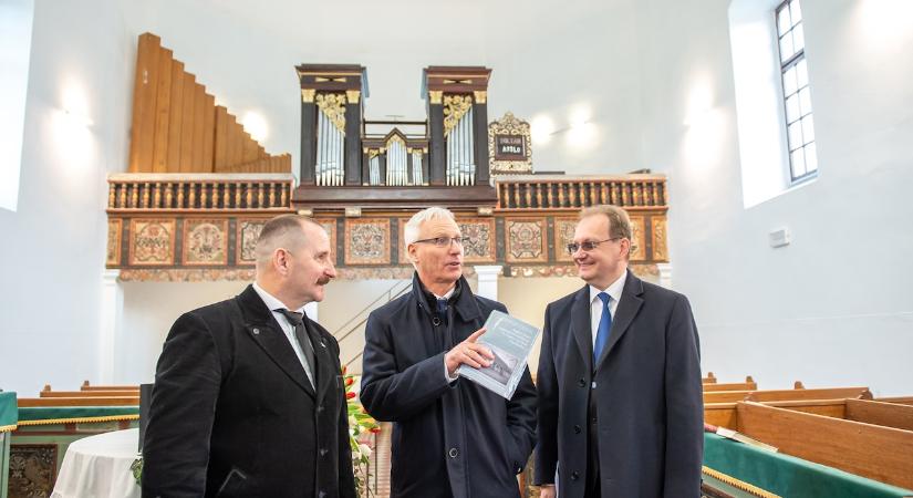 A külhoni magyarság megmaradásának fontos feltétele az egyházak jelenléte