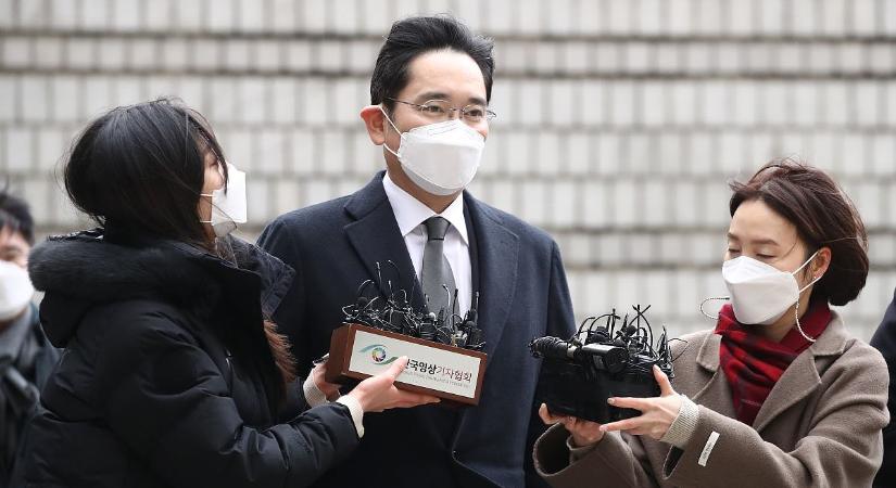 "Orbán hazudik!" – cáfolja a kormányt az ellenzéki pártelnök