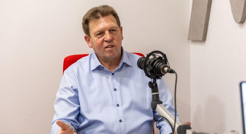 Öt évtized a zenében: Schneider György lett az év zenésze Tatabányán