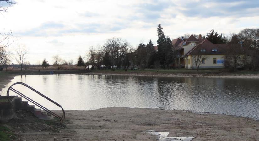 Tavaly még kiszáradt meder volt, most újra van víz a Kakasszéki-tóban – videóval