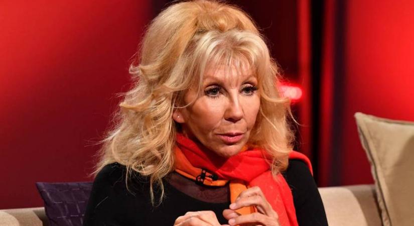 A magyar színésznő 72 évesen szexi dekoltázzsal: ellopta a show-t az esten