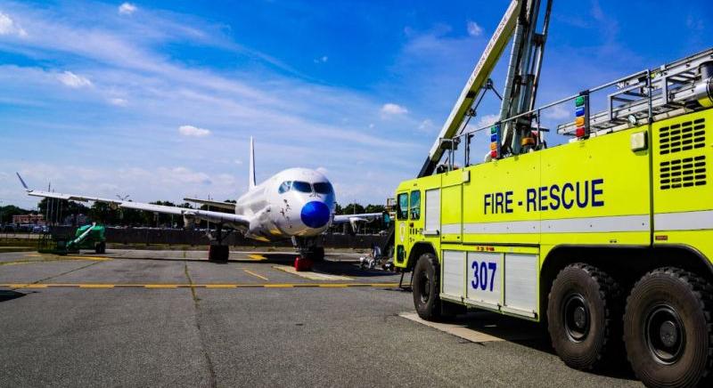 Durva hiba: Hajszál híján beleállt a földbe a Prágába érkező repülő