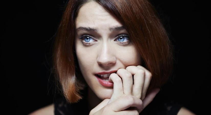 A pszichológia szerint, akik mindig „jó kislányként” viselkedtek, felnőttként 7 dologgal birkóznak