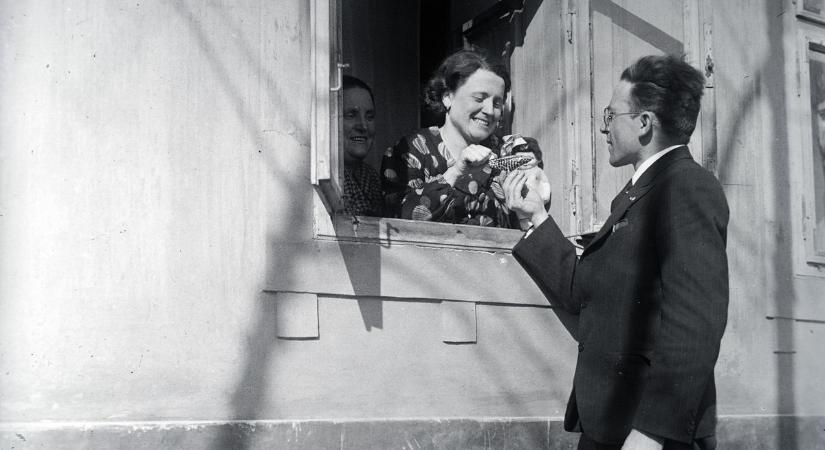 Májusfa, bálok, ajándékok – így udvaroltak régen az emberek – fotók