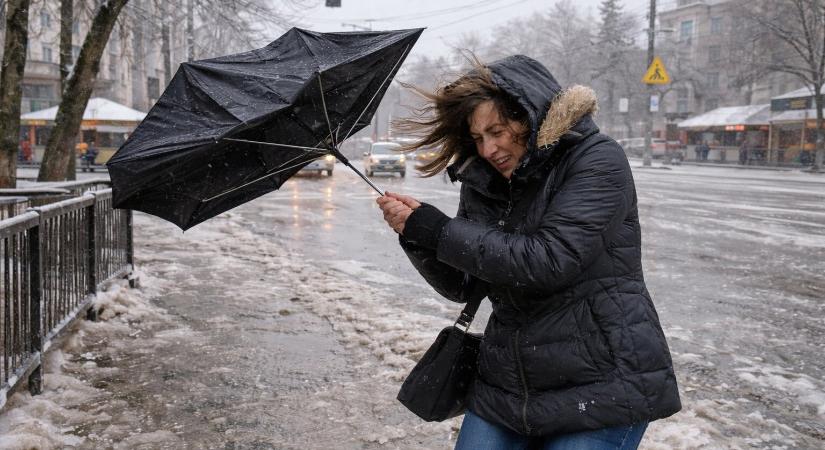 Riasztás, 100 km/h-s szélviharra és ónos esőre figyelmeztetnek a meteorológusok