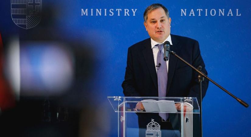 Itt a lista: részletezte Nagy Márton, hogyan szedett be több mint 14 ezer milliárdot a kormány a multiktól és a bankoktól