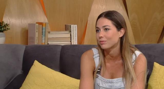 Szőke bombázó Novothny Soma mellett? Rubint Rella eközben így viseli a válást