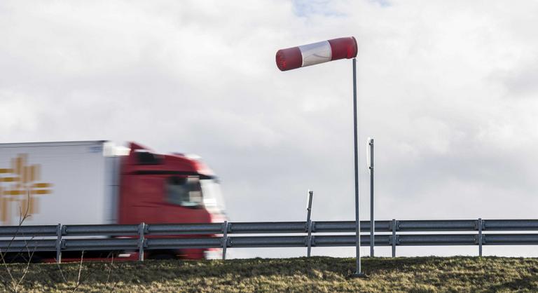 Bedurvul az időjárás szombat este, az ország nagy részére kiadták a riasztást