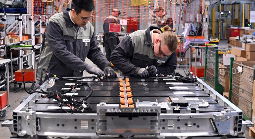 31,5-szeres ugrás a kormány által támogatott beruházásoknál, az akkugyárakhoz mentek a százmilliárdok