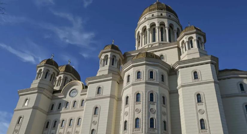 Arte: Egyre több a vallásos román fiatal, aki az ortodox egyházban keresi a közösséget és a biztonságot