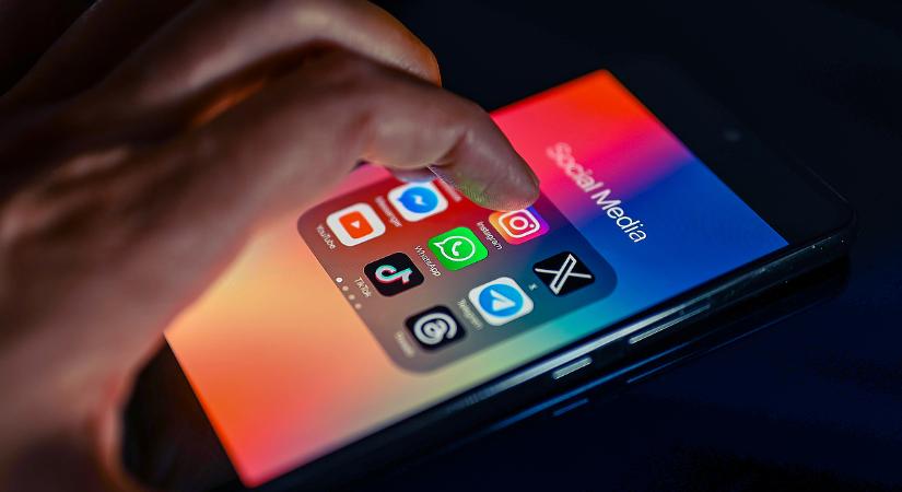 Instagram-főnök: Nem függőség, ha 16 órán keresztül görgetjük a telefont