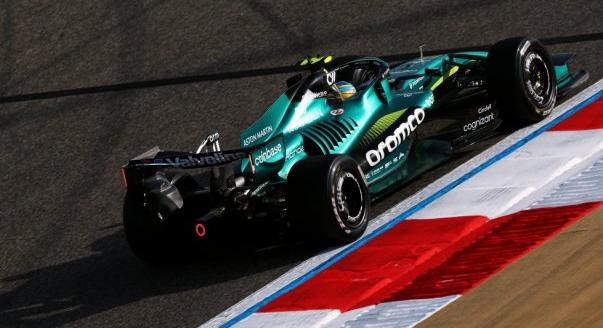 Problémás szabályok és Aston Martin: szombati F1-es hírek