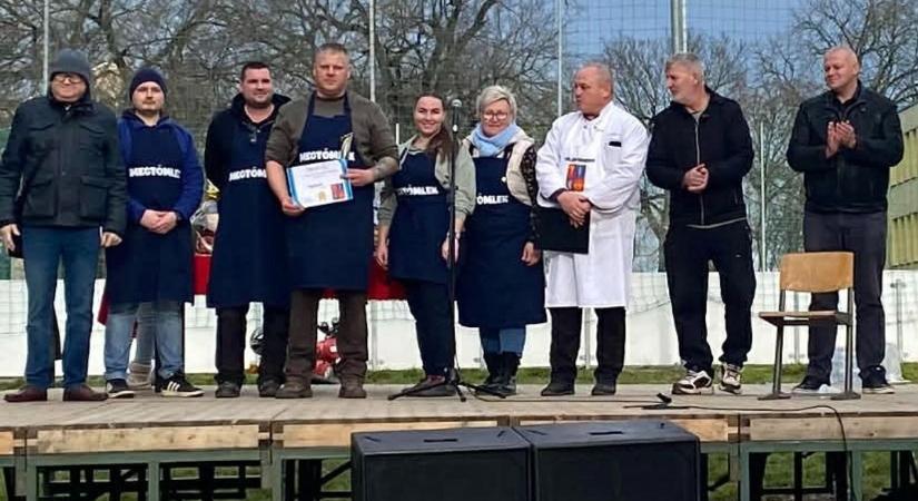 Csapatok az ízek csatájában: a finom falatok döntöttek – böllérverseny Perkátán (galéria,videó)