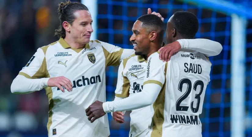 A Lens ötgólos kiütéssel állt a Ligue 1 tabellájának élére