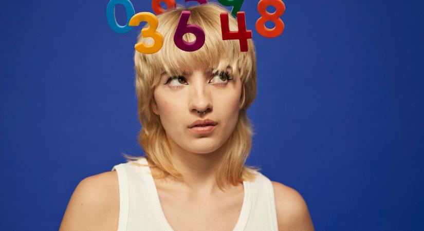 Nézd csak! Ezért tűnik unalmasnak a frizurád – és így újíthatod meg 2026-ban!