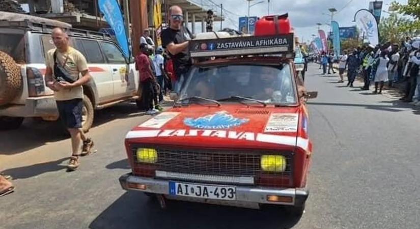 Meghódították Sierra Leonét a gyöngyösi srácok, és már úton vannak hazafelé a Zastavával! - GALÉRIA