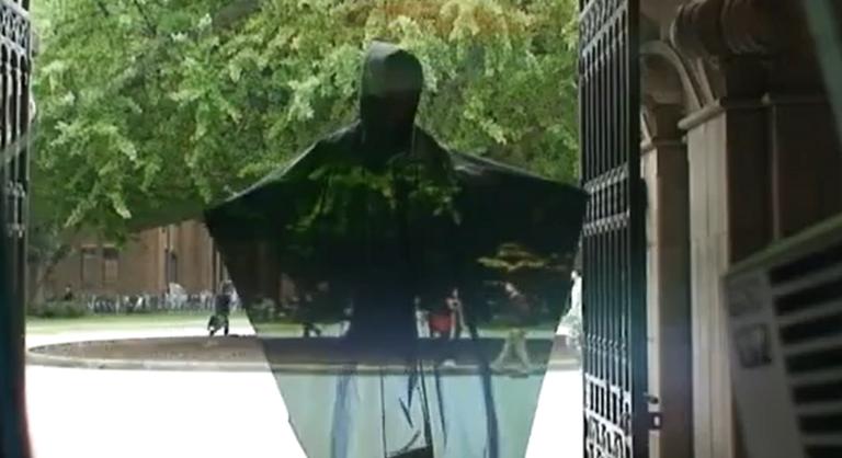 Még nem járunk láthatatlanná tévő köpenyben, de nem vagyunk messze tőle