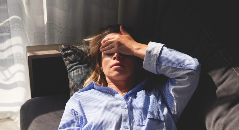 Kiderült, miért szenvednek a nők sokkal jobban a migréntől, mint a férfiak