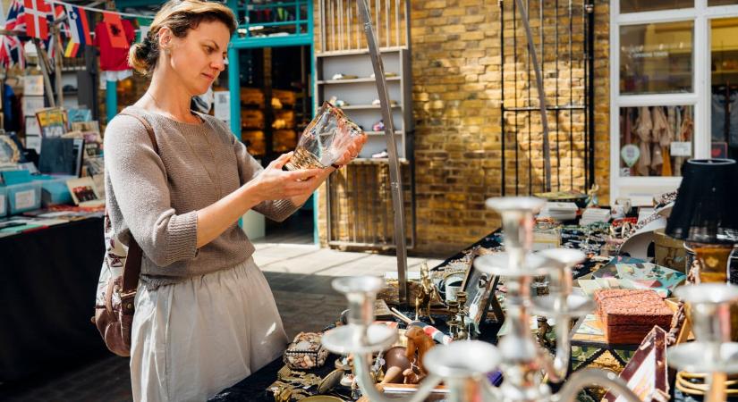 Mid-century modern bútorok: Milyen kincseket érdemes keresni a bolhapiacokon?