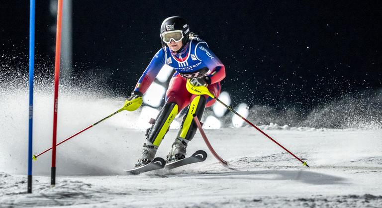 Három magyar bemutatkozik a téli olimpián, Klaebo történelmet írhat, a vasárnapi program