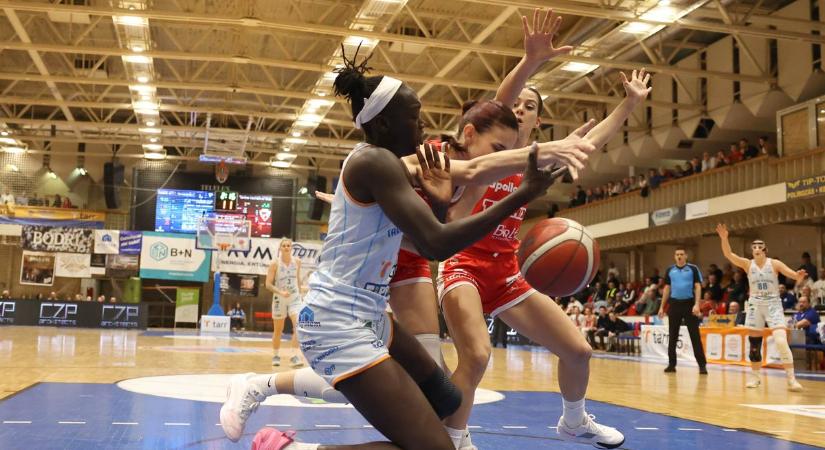 Alsóházi csapat következik a programban