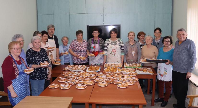 Ebbe a zalai farsangi fánkba még pálinka is került (galéria, videó)