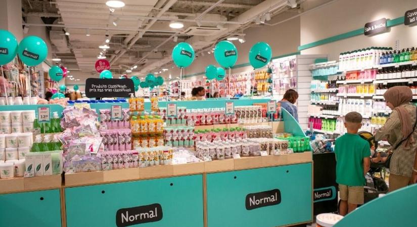 Új diszkontlánc jelent meg Közép-Európában, csak idő kérdése, mikor nyílik az első bolt Magyarországon: tragikus sorsú milliárdos terjeszkedik – "Normális termék, abnormális ár"