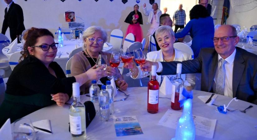 Hajós Emlékbál Gönyűn - Így emlékeztek a település örökségére - XXL Galéria