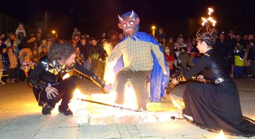 Mindenki jelmezbe! Farsangra készül a zalai város
