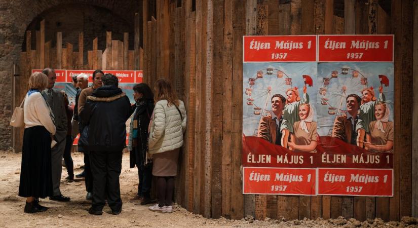 Ezen a kiállításon gyakorlatilag belépünk 1957 világába