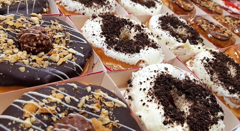 Szabi a Pék kitálalt: ettől lesz a fánk könnyű, nem olajos - és meseszép virágformájú