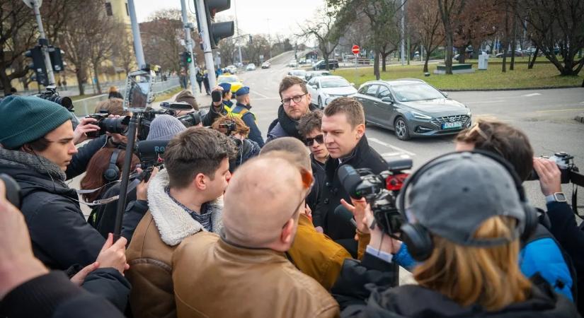 Menczer Tamás: Húsz perces kérdezz-felelek, igaz, felelni nem mindig engedtek