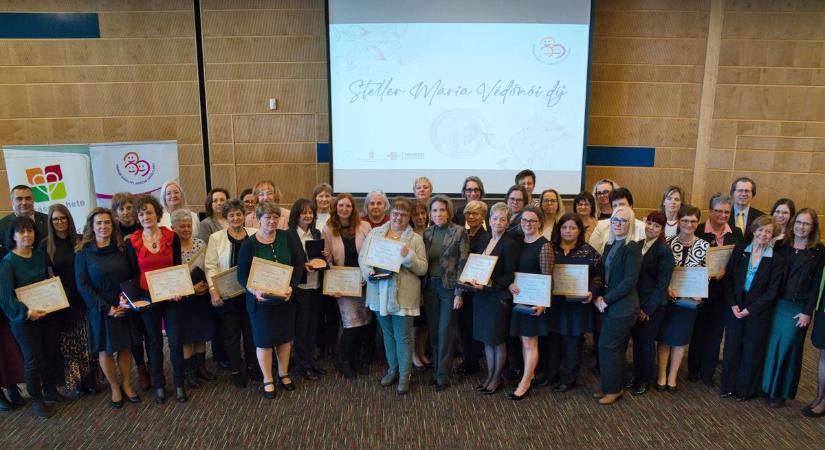 Kömlői védőnő is kapott Steller Mária-díjat