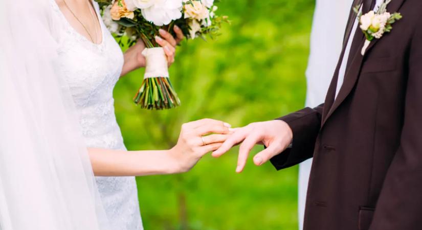 Meglátta a férfi az anyósjelöltjét és azonnal lemondta az esküvőt