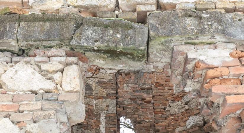 Újabb turisztikai attrakcióval gazdagodik a város – a templomromot teszik látogathatóvá