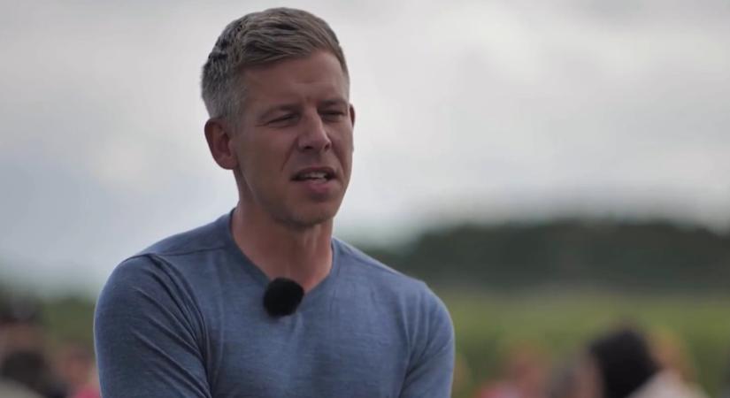 Szemtanú árult el részleteket a Tisza Párt elnökének mámoros bulijáról