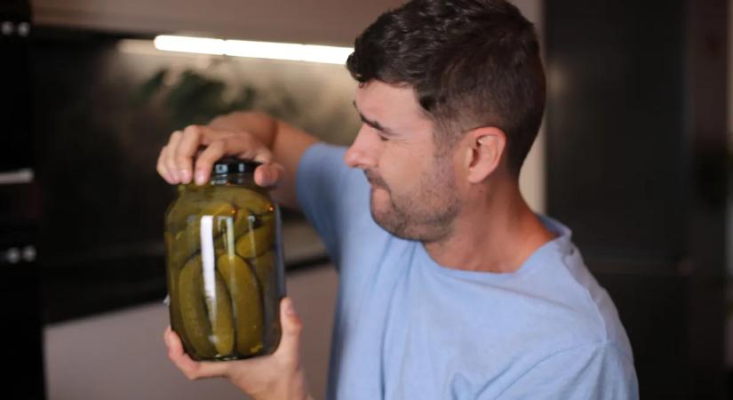 Nem nyílik a befőttesüveg teteje? Így biztos sikerül
