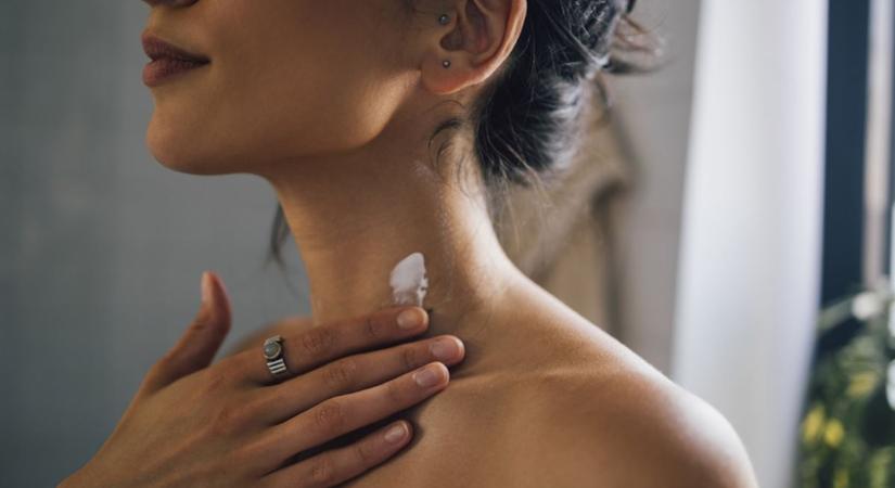 51 trükk, ami a nyakon levő vonalakat elhalványítja