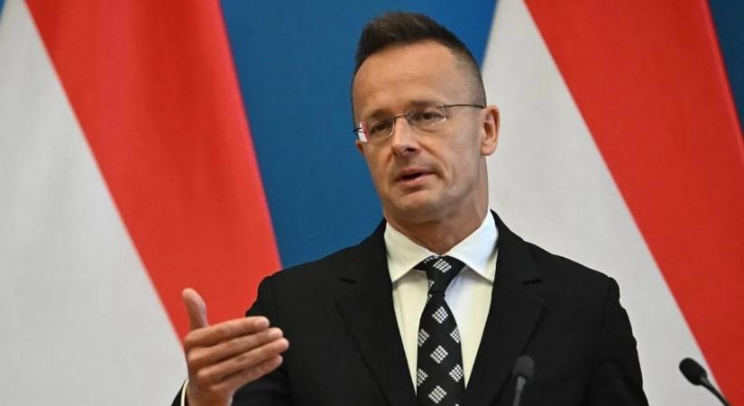 Szijjártó Péter: Kapitány István naponta mond be egy óriáskamut a magyar gazdaságról