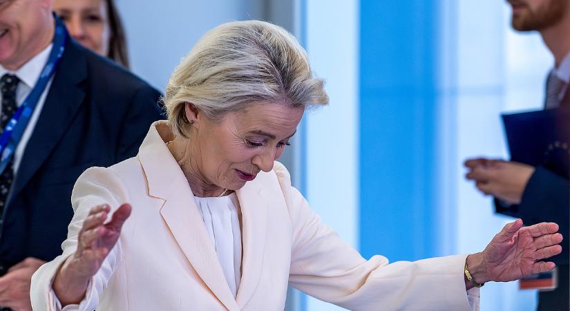 Miközben Európa a függetlenséget hajtja, Szijjártó a "bunkóságverseny" miatt háborog