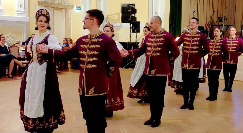 Dupla jubileumot ünnepeltek a vásárhelyi gazdabál résztvevői – videóval