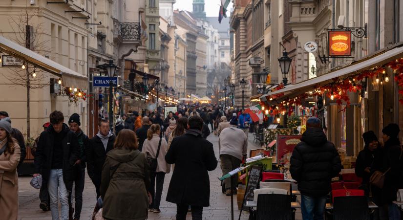 Így nézett ki Budapest legelegánsabb utcája – képeken a varázslatos múlt