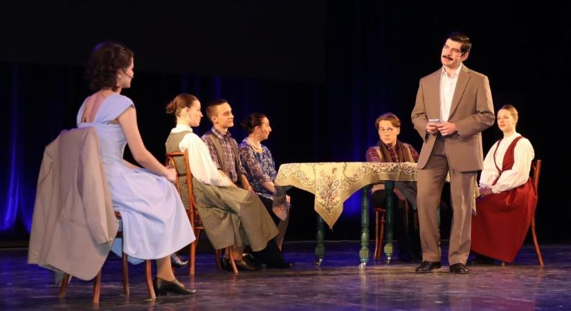 Óriási szakmai áttörés: országos turnéra indul a makói együttes