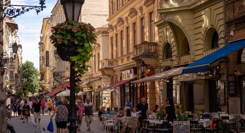 Durván megszégyenítettek egy vendéget a nívós étteremben, felhangon alázta a nőt az egyik alkalmazott