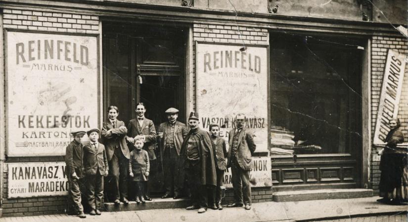 Kékítőt old az ég vizében, avagy a kékfestés rövid története