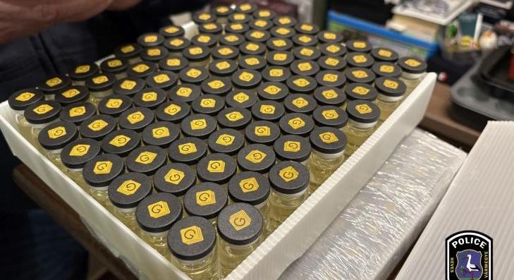 Tiltott szereket árultak 