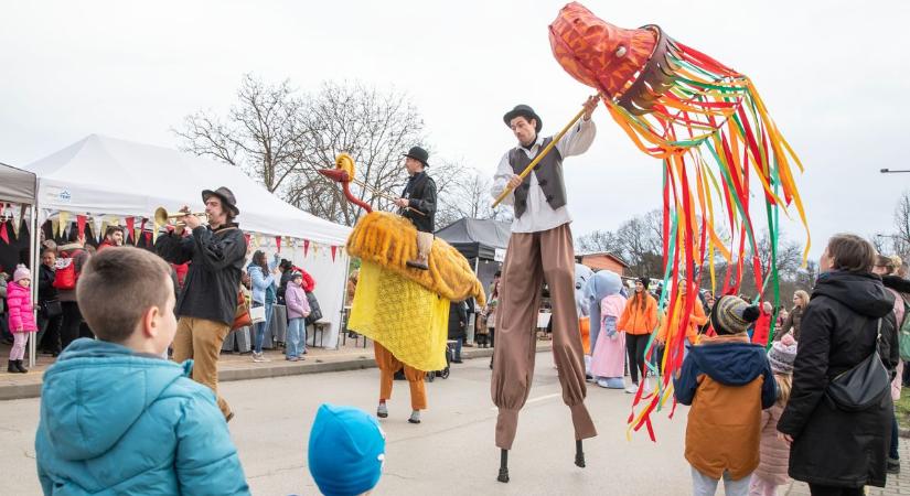 Égett a rossz, megijedt a tél: ilyen volt az idei Velencei Karnevál (fotógalériával)
