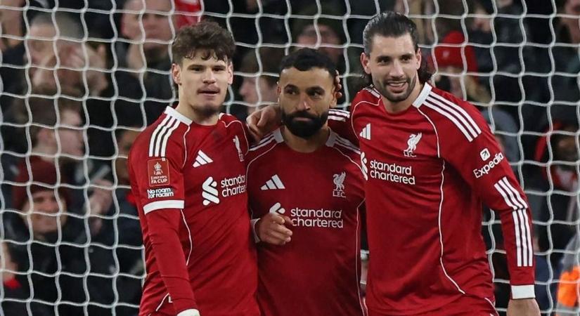 Micsoda látvány: magyar zászlóval fogadták Szoboszlait és Kerkezt Liverpoolban